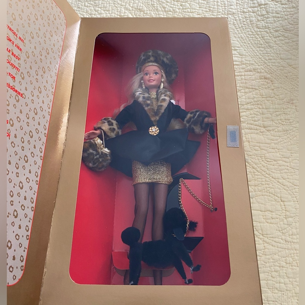NIB 1995 Shopping Chic Barbie Doll Spiegel Exclusive
